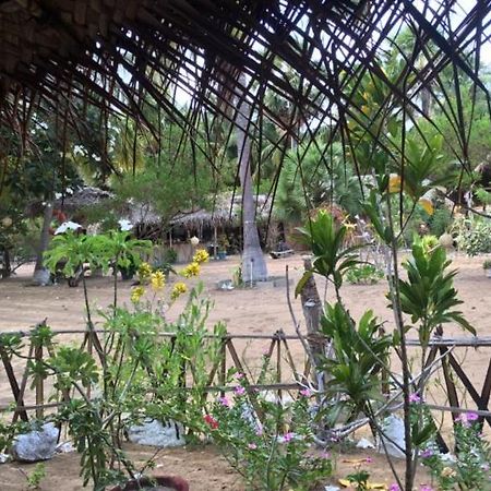 Sun Wind Beach Kalpitiya Kite Resort Bagian luar foto